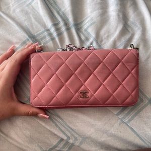 Chanel wallet on chain